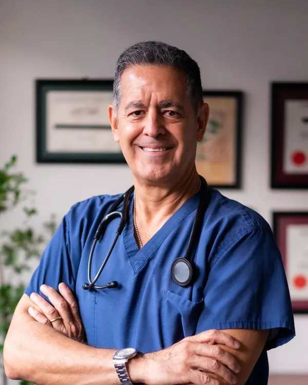 Dr. Osvaldo Riquelme