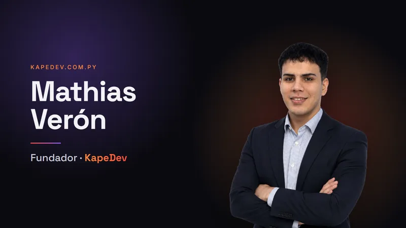 Mathias Verón, fundador de KapeDev, de saco oscuro y con los brazos cruzados