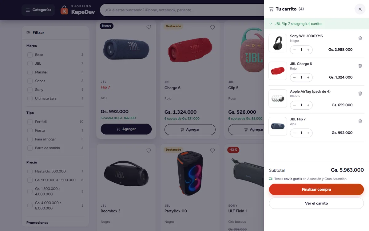 Carrito lateral abierto con cuatro productos, subtotal y aviso de envío gratis